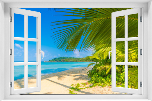 Fototapeta Naklejka Na Ścianę Okno 3D - Beautiful tropical beach and sea