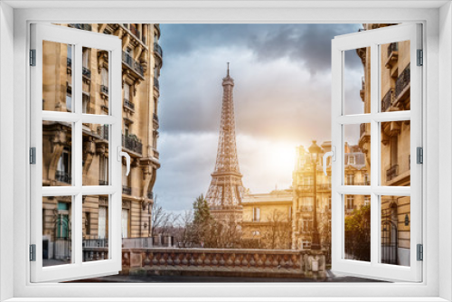 Fototapeta Naklejka Na Ścianę Okno 3D - The eifel tower in Paris from a tiny street
