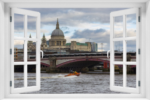 Fototapeta Naklejka Na Ścianę Okno 3D - Speedboat on Thames