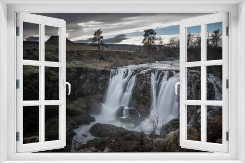 Fototapeta Naklejka Na Ścianę Okno 3D - White River Falls Oregon