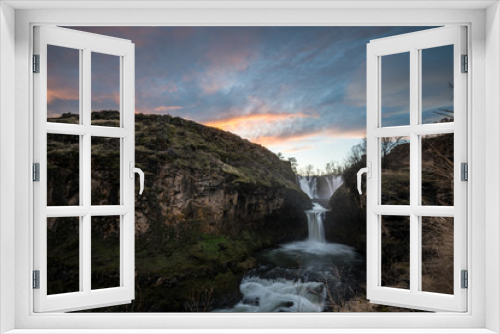 Fototapeta Naklejka Na Ścianę Okno 3D - Sunset at White River Falls Oregon