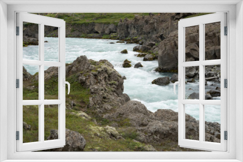 Fototapeta Naklejka Na Ścianę Okno 3D - Landschaft rund um den Goðafoss - Wasserfall in Nord-Island