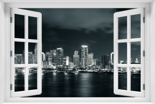 Fototapeta Naklejka Na Ścianę Okno 3D - Downtown Miami