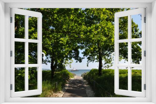 Fototapeta Naklejka Na Ścianę Okno 3D - Ausflugsschiff an der Seebrücke, Fahrrad am Strand, Binz, Rügen