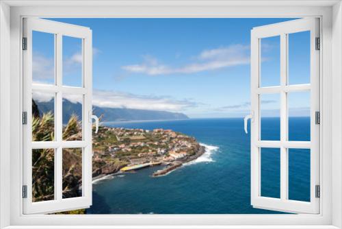 Fototapeta Naklejka Na Ścianę Okno 3D - View of the Northern coastline of Madeira, Portugal, in the Sao Vicente area