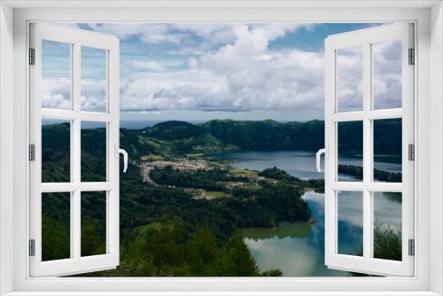 Fototapeta Naklejka Na Ścianę Okno 3D - Blick auf Sete Cidades, ein kleiner Ort an einem Vulkansee auf den Azoren gelegen auf Sao Miguel