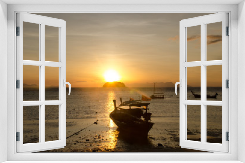 Fototapeta Naklejka Na Ścianę Okno 3D - sunrise over the sea beach