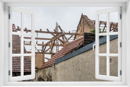Fototapeta Naklejka Na Ścianę Okno 3D - Altes Dach