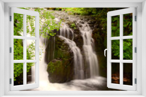 Fototapeta Naklejka Na Ścianę Okno 3D - Small Falls Above Multnomah