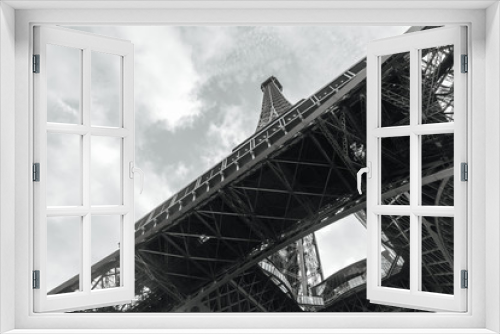 Fototapeta Naklejka Na Ścianę Okno 3D - Eiffel tower in Paris, France
