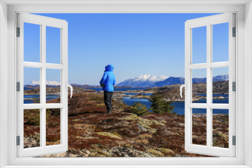 Fototapeta Naklejka Na Ścianę Okno 3D - Hike in Northern Norway