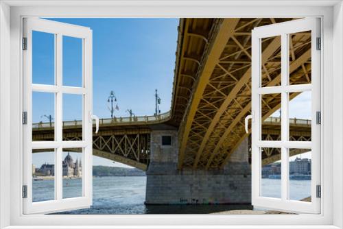 Fototapeta Naklejka Na Ścianę Okno 3D - Scenic view of Margit bridge in Budapest.