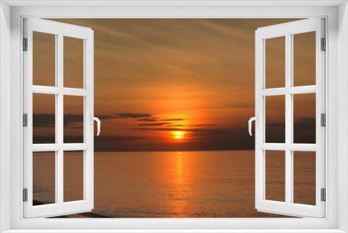 Fototapeta Naklejka Na Ścianę Okno 3D - sunrise in the sea