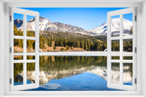 Fototapeta Naklejka Na Ścianę Okno 3D - Lassen Peak Reflection