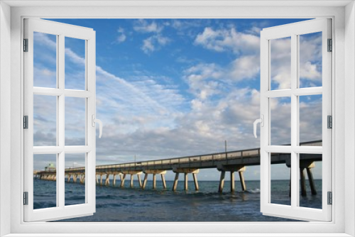 Fototapeta Naklejka Na Ścianę Okno 3D - North Side of Deerfield Beach, Florida Pier in Late Afternoon Sun