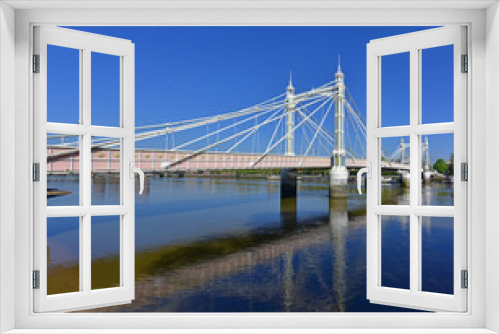 Fototapeta Naklejka Na Ścianę Okno 3D - Albert Bridge from Battersea Park in Spring.