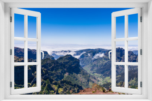 Fototapeta Naklejka Na Ścianę Okno 3D - Trekking at the highest mountain of Madeira, Pico Ruivo, Portugal