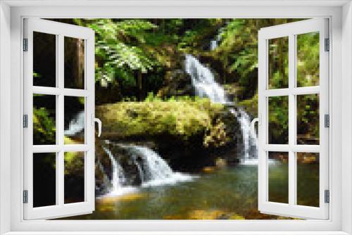 Fototapeta Naklejka Na Ścianę Okno 3D - Fabulous Onomea Falls located in Hawaii Tropical Botanical Garden on the Big Island of Hawaii