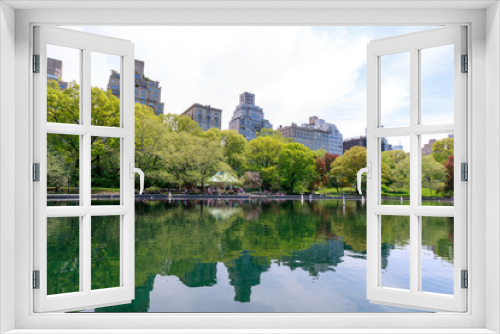 Fototapeta Naklejka Na Ścianę Okno 3D - Scenery of Central Park at spring in NYC