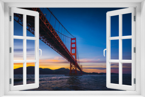 Fototapeta Naklejka Na Ścianę Okno 3D - The Golden Gate Bridge at Sunset