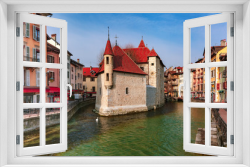 Fototapeta Naklejka Na Ścianę Okno 3D - The Palais de l'Isle and Thiou river in the morning in old city of Annecy, Venice of the Alps, France