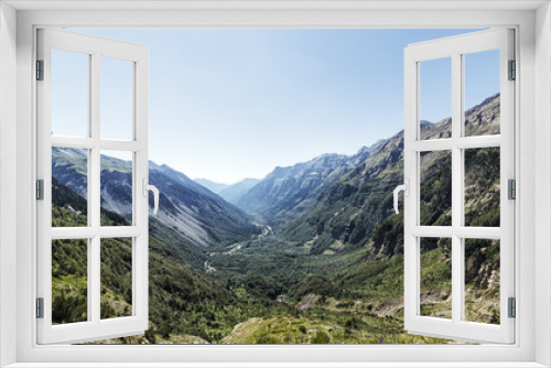 Fototapeta Naklejka Na Ścianę Okno 3D - landscape in the pyrenees
