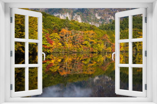 Fototapeta Naklejka Na Ścianę Okno 3D - Togakushi's Lake  , Kagami-ike pond in autumn morning