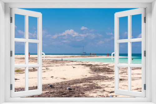 Fototapeta Naklejka Na Ścianę Okno 3D - CAYO LARGO, CUBA - MAY 10, 2017: Sandy beach Playa Paradise. Copy space for text.