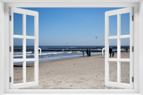 Fototapeta Naklejka Na Ścianę Okno 3D - ein schöner Wintertag am Zempiner Strand