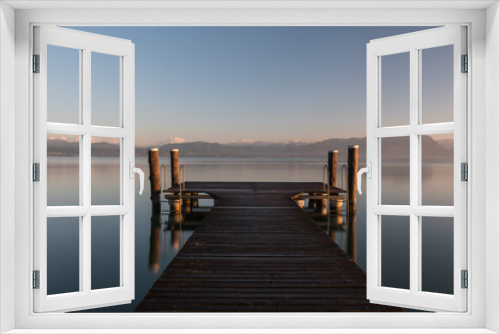 Fototapeta Naklejka Na Ścianę Okno 3D - Alba sul lago