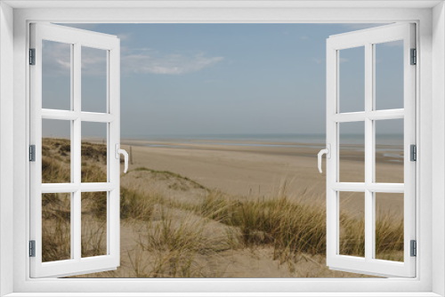 Fototapeta Naklejka Na Ścianę Okno 3D - scenic shot of sandy seashore, Bray Dunes, France