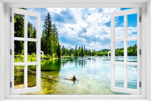 Fototapeta Naklejka Na Ścianę Okno 3D - Clearwater Lake in Wells Gray Provincial Park, British Columbia, Canada . The lake is high up in the Cariboo Mountains and feeds the Clearwater River and then the Thompson River