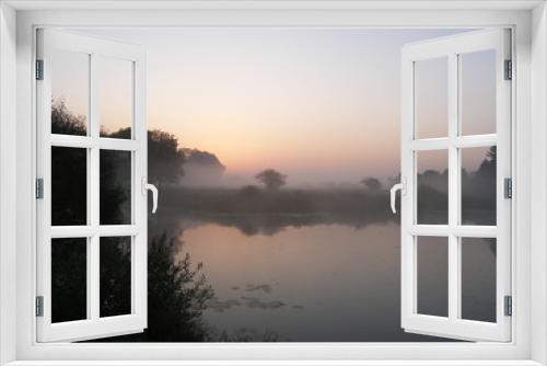 Fototapeta Naklejka Na Ścianę Okno 3D - Fog on the lake. Dawn.