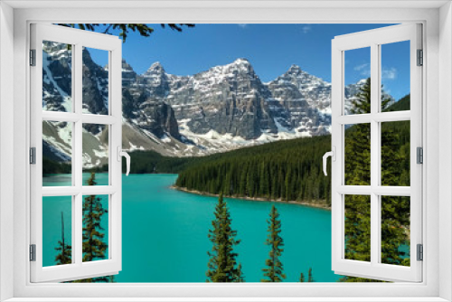 Fototapeta Naklejka Na Ścianę Okno 3D - Moraine lake in Banff National Park