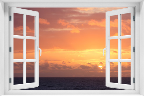 Fototapeta Naklejka Na Ścianę Okno 3D - sunset in ocean