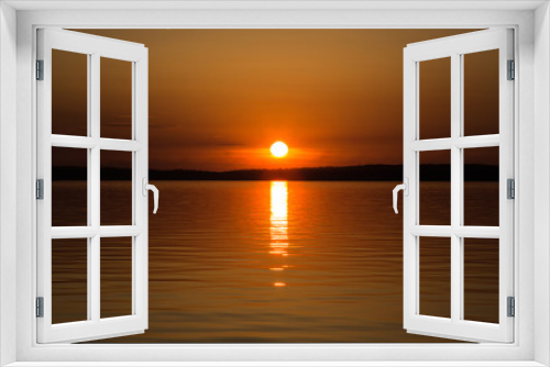 Fototapeta Naklejka Na Ścianę Okno 3D - Colorful sunset or sunrise by the lake