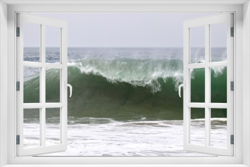Fototapeta Naklejka Na Ścianę Okno 3D - large powerful wave crashing in the ocean 
