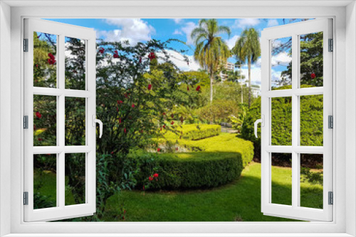 Fototapeta Naklejka Na Ścianę Okno 3D - Jardim com arbustos ornamentados