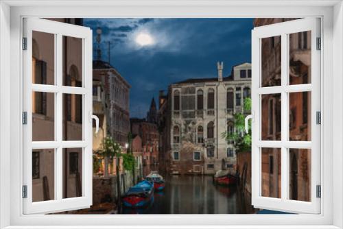 Fototapeta Naklejka Na Ścianę Okno 3D - Streets and Canals, Venice Italy