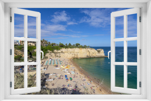 Fototapeta Naklejka Na Ścianę Okno 3D - Pequeña playa entre los acantilados de la costa de Algarve Portugal 