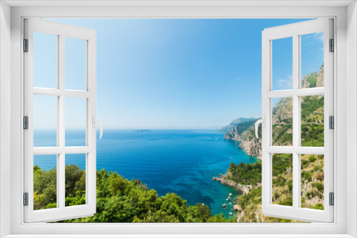 Fototapeta Naklejka Na Ścianę Okno 3D - Clear sky over world famous Amalfi coast