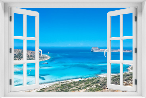 Fototapeta Naklejka Na Ścianę Okno 3D - Blue water beach landscape