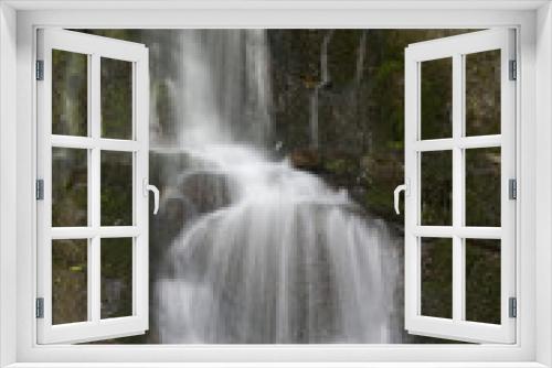 Fototapeta Naklejka Na Ścianę Okno 3D - Waterfall detail