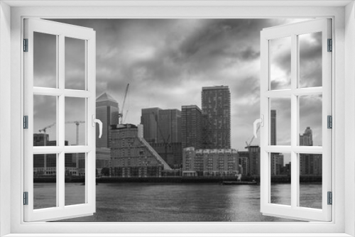 Fototapeta Naklejka Na Ścianę Okno 3D - Panorama of Canary Wharf in black & white, London, UK