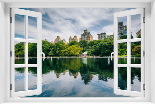 Fototapeta Naklejka Na Ścianę Okno 3D - The Conservatory Water in Central Park, Manhattan, New York City