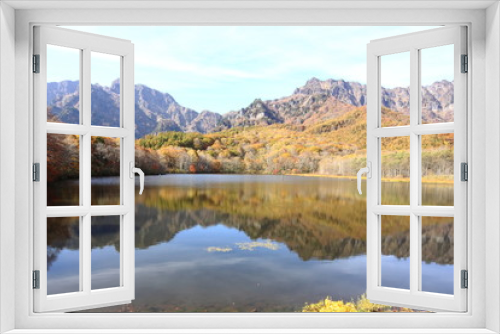 Fototapeta Naklejka Na Ścianę Okno 3D - 戸隠の秋の鏡池