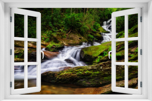 Fototapeta Naklejka Na Ścianę Okno 3D - Roaring Fork Falls near the Blue Ridge Parkway in the North Carolina mountains