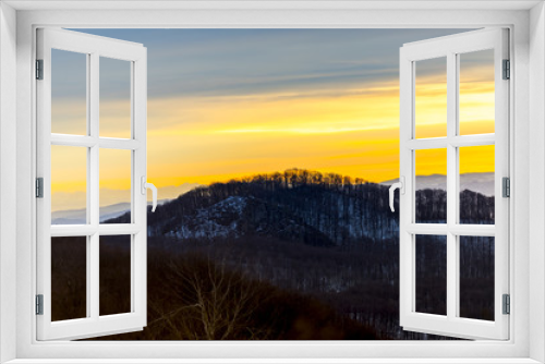 Fototapeta Naklejka Na Ścianę Okno 3D - Morning sunrise in tghe winter