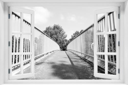Fototapeta Naklejka Na Ścianę Okno 3D - Pedestrian footbridge, Rickmansworth, Hertfordshire, UK