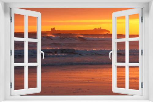 Fototapeta Naklejka Na Ścianę Okno 3D - Bamburgh Sunrise